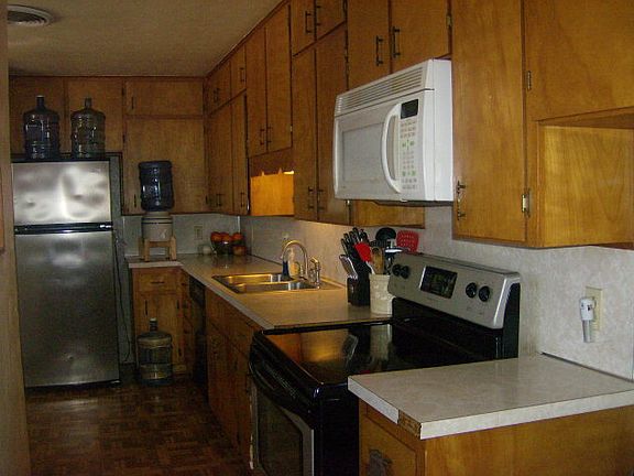 2nd image of 609 Elm Dr