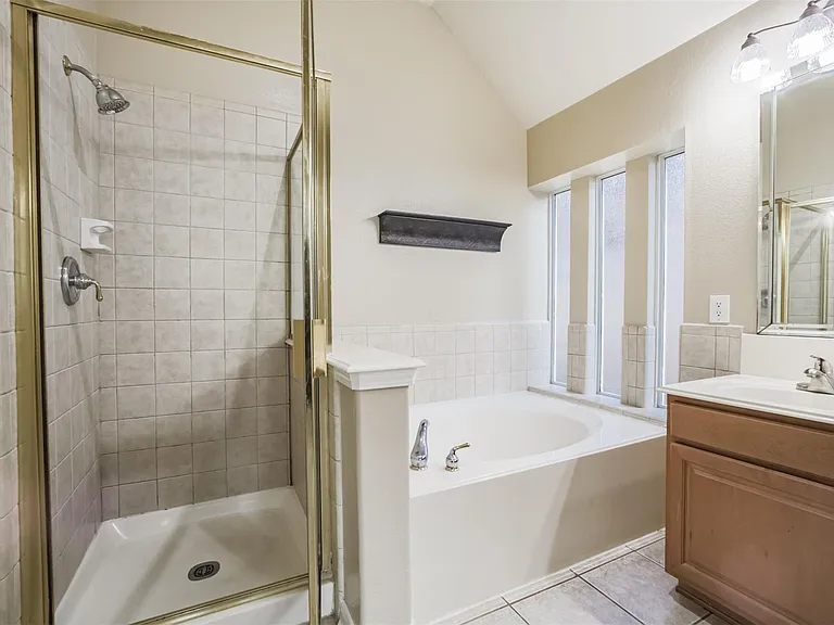 15810 Cypress Hall Dr — Photo 28