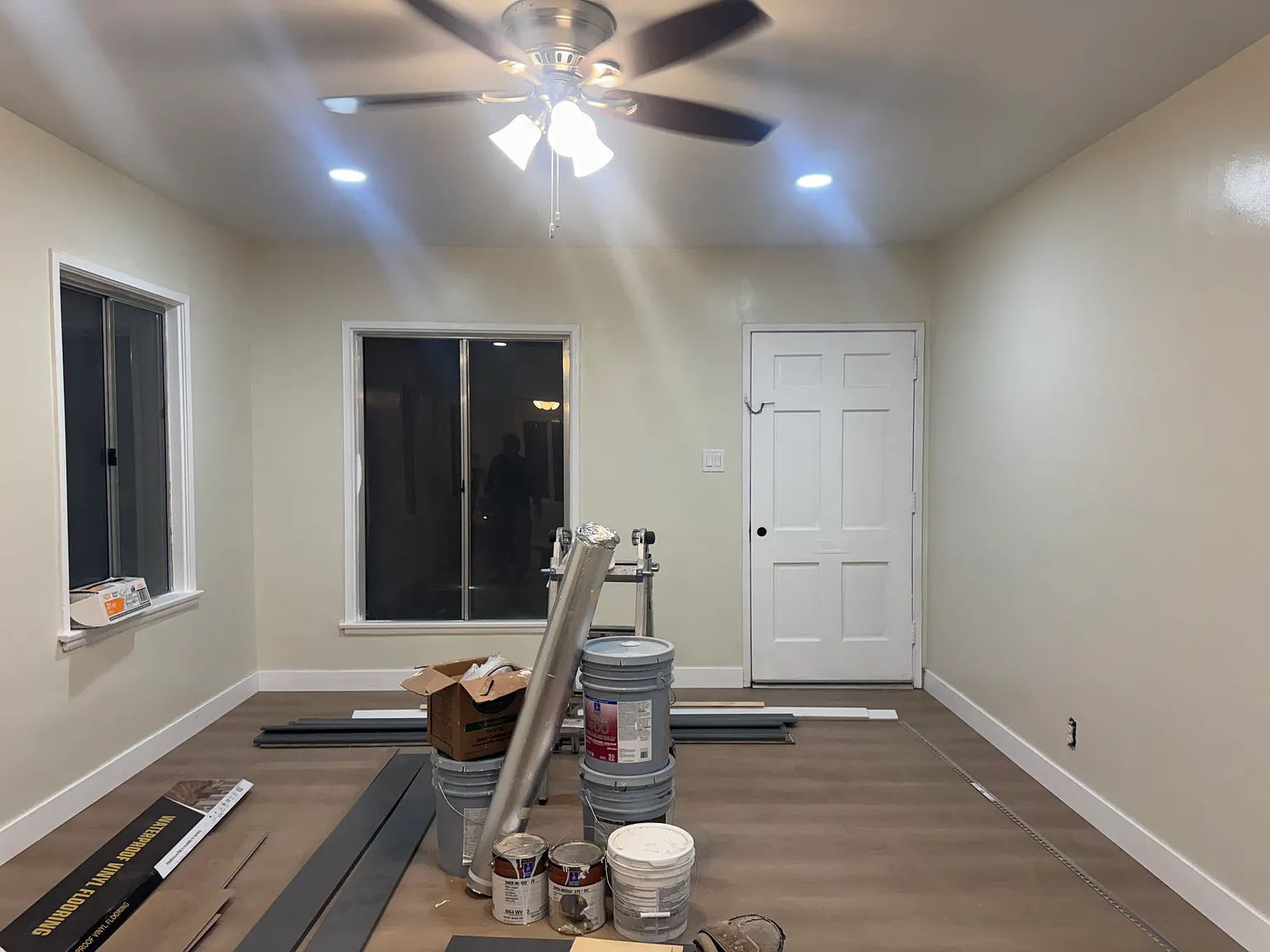 3 bed, 1000 sqft, $2,950 — Photo 3