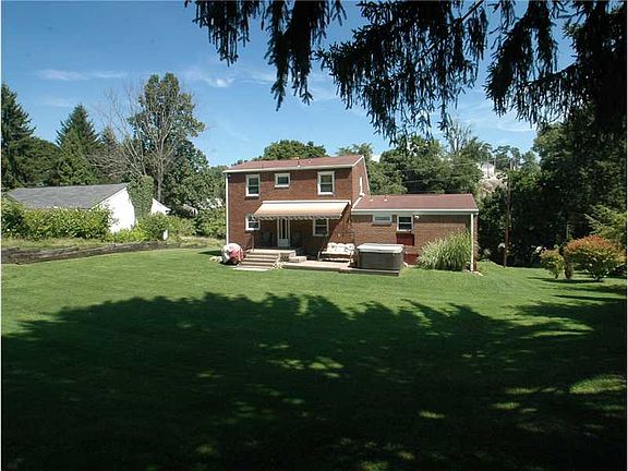 Gorgeous, huge lot