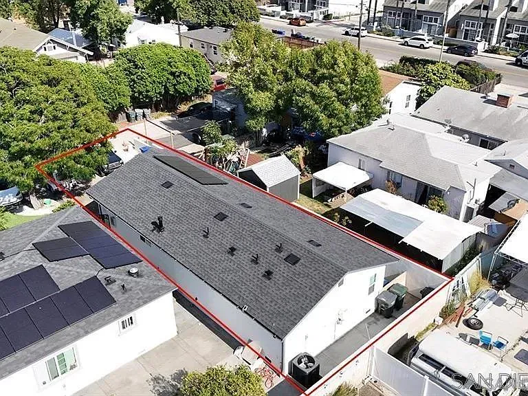 8834 1/2 Valencia St — Photo 23