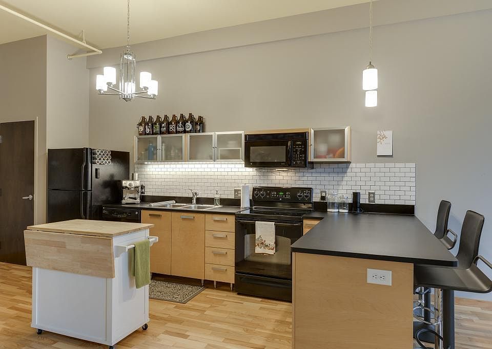 1st image of 350 Saint Peter St Unit 313
