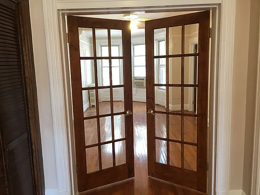 Rented by Rapid Realty Sunset Park Inc | media 9