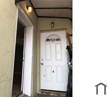 4th image of 28 Stanley Ave #1