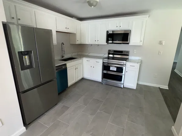 34 Pleasant Street #8, Plainfield, CT 06374