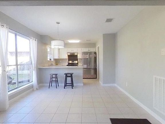 2nd image of 3011 Mosby Dr