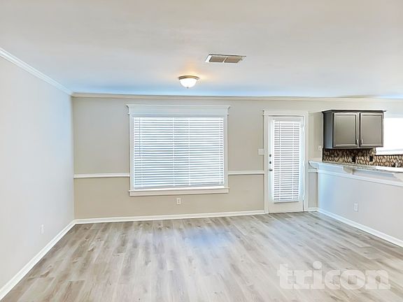5th image of 1575 Wildflower Dr