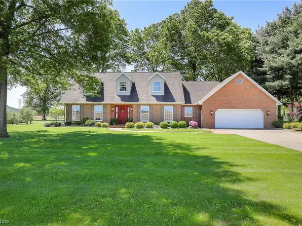 4564 Garber Dr NW, Strasburg, OH 44680