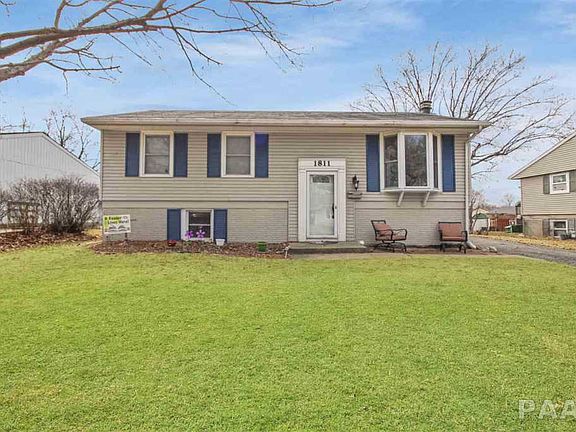 2nd image of 1811 Columbus Dr