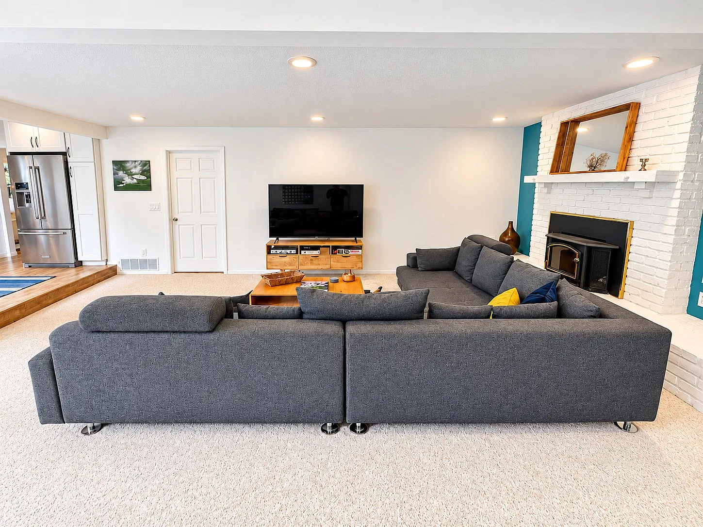 5 bed, 2580 sqft, $3,850 — Photo 4