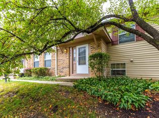 382 Birchwood Ct, Vernon Hills, IL 60061