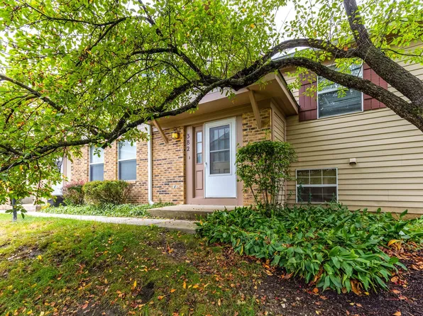 382 Birchwood Ct, Vernon Hills, IL 60061