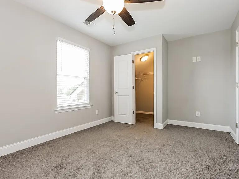 2105 Brentwood Cv — Photo 13