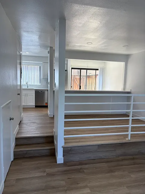 2 bed, 1.5 bath, 800 sqft, $2,550 — Photo 3