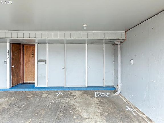 4th image of 257 SW Ebb Ave #3