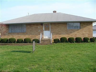 2nd image of 253 E Meadowlawn Blvd
