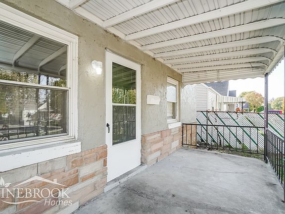 2nd image of 2346 Hiawatha Park Dr
