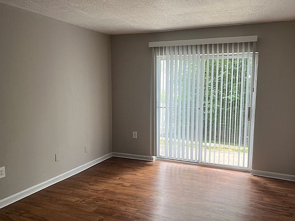 3rd image of 2065 W Clifton Ave #2085-31
