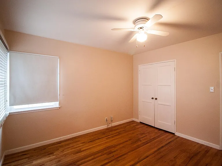 2702 Ladoga Ave — Photo 11