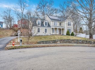 8 Jacqueline Dr, Amesbury, MA 01913