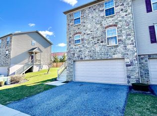 205 Springs Ln, Manchester, PA 17345