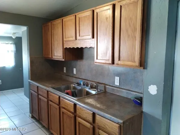 2416 S Forgeus Stra, Tucson, AZ 85713