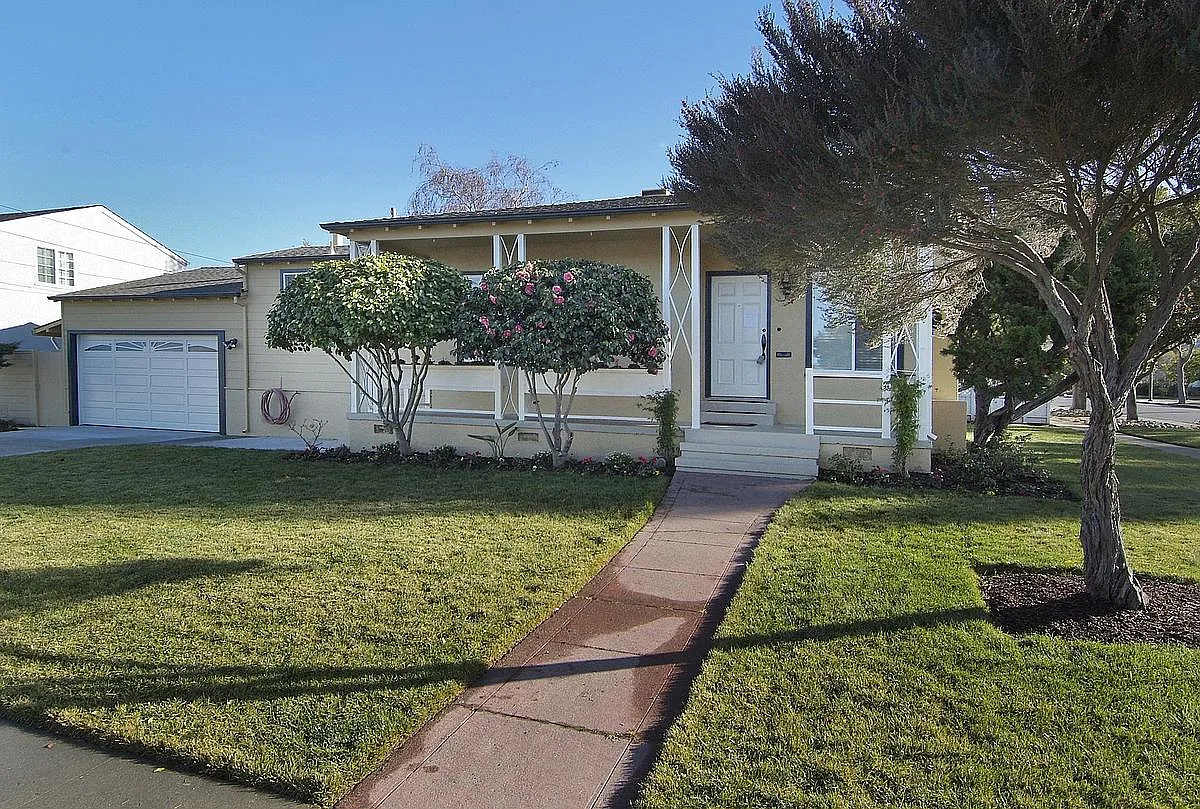 433 30th Ave photo 1