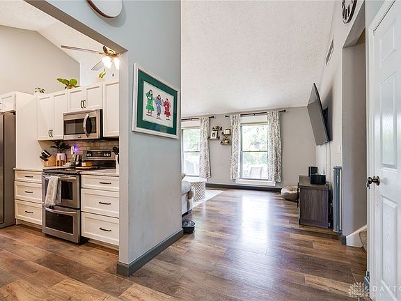 5th image of 2021 Robinhood Dr
