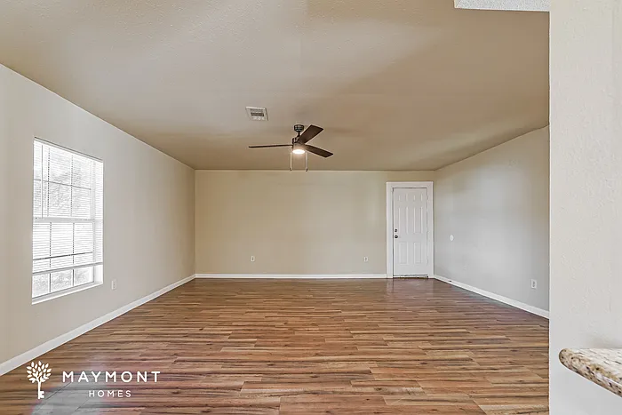 3 bed, 2.0 bath, 1346 sqft, $1,675 — Photo 3