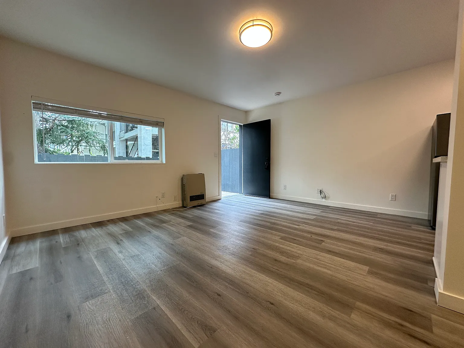 Studio, $2,450 — Photo 2