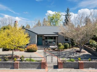 3420 W Viewmont Way W, Seattle, WA 98199