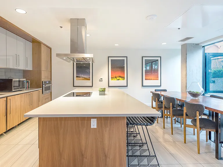 Rooster Apartments — Photo 24