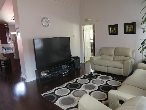 4th image of 14955 Avenida Venusto Unit 20