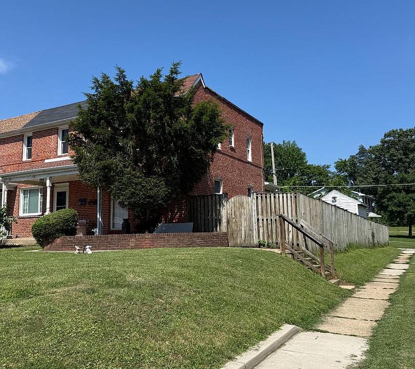2nd image of 217 Endsleigh Ave