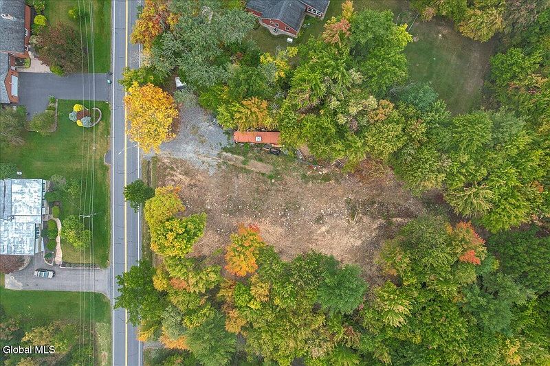 3rd image of 11 Snake Hill Road