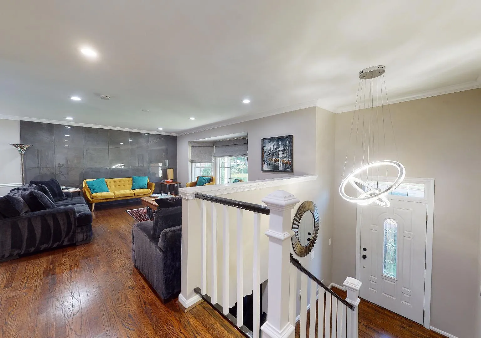 4 bed, 1883 sqft, $3,999 — Photo 2