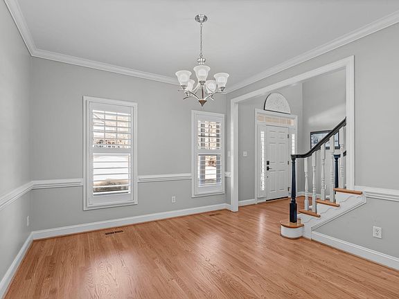 4th image of 409 Acorn Falls Ct