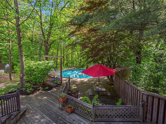 2nd image of 3720 Oakview Dr
