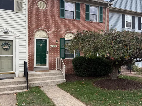 8625 Point Of Woods Dr, Manassas, VA 20110