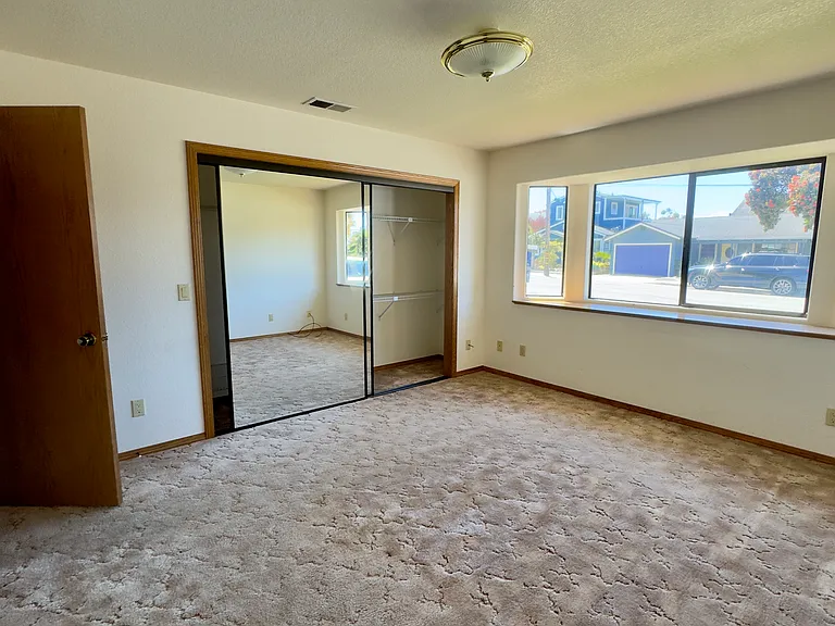 435 Dunes St — Photo 7