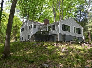 311 Rock Ridge Rd, Fairfield, CT 06824