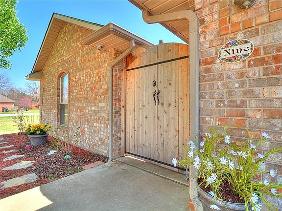 2nd image of 9 Northwood Dr
