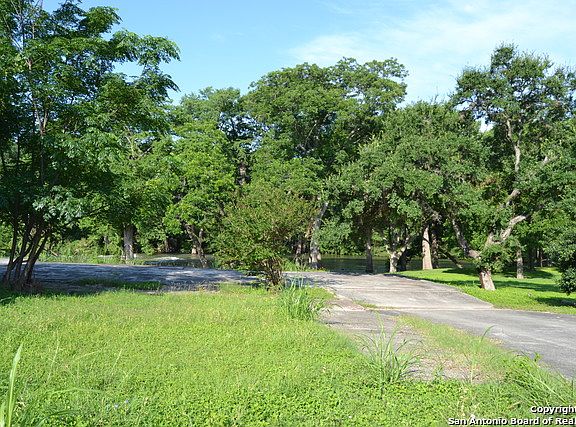 2nd image of 1106 Hillcrest Dr