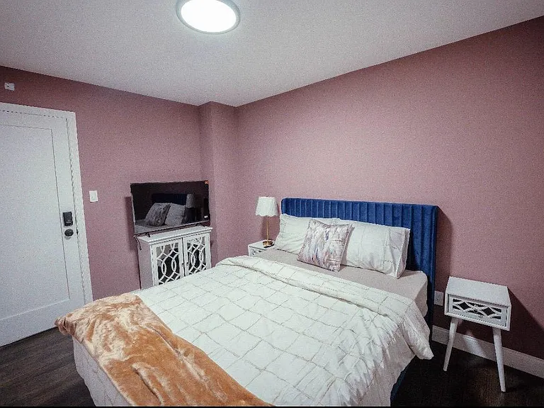 1210 E 72nd St #2 — Photo 3