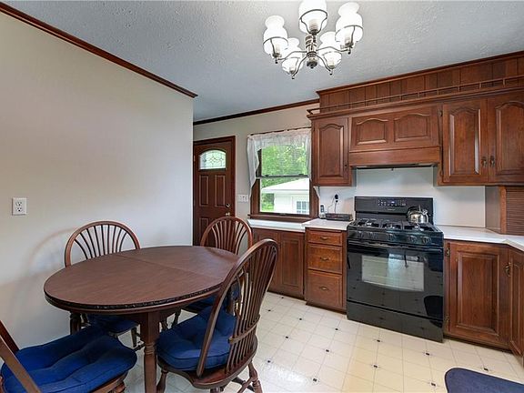5th image of 1554 Diana Dr