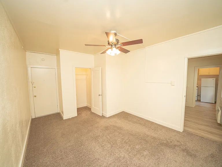 818 25th St #216 — Photo 9