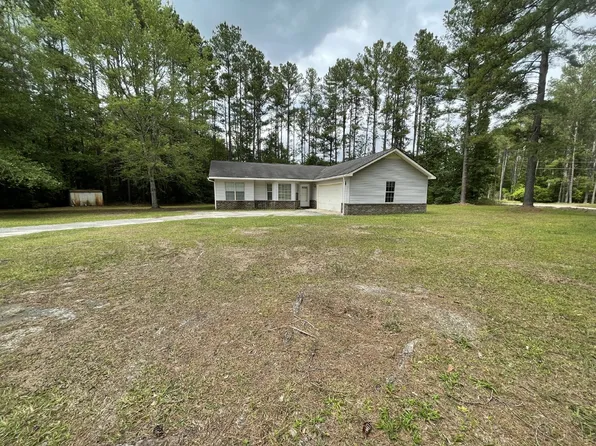18 Neil St NE, Ludowici, GA 31316