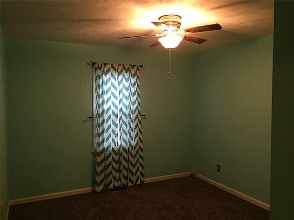5th image of 110 Pearce Pl #110
