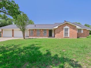 1209 S Ridgefield Cir, College Station, TX 77840