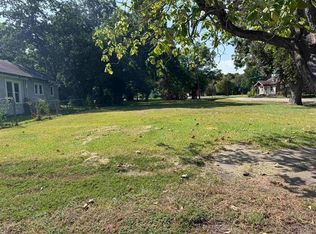 1747 10th St, Port Arthur, TX 77640
